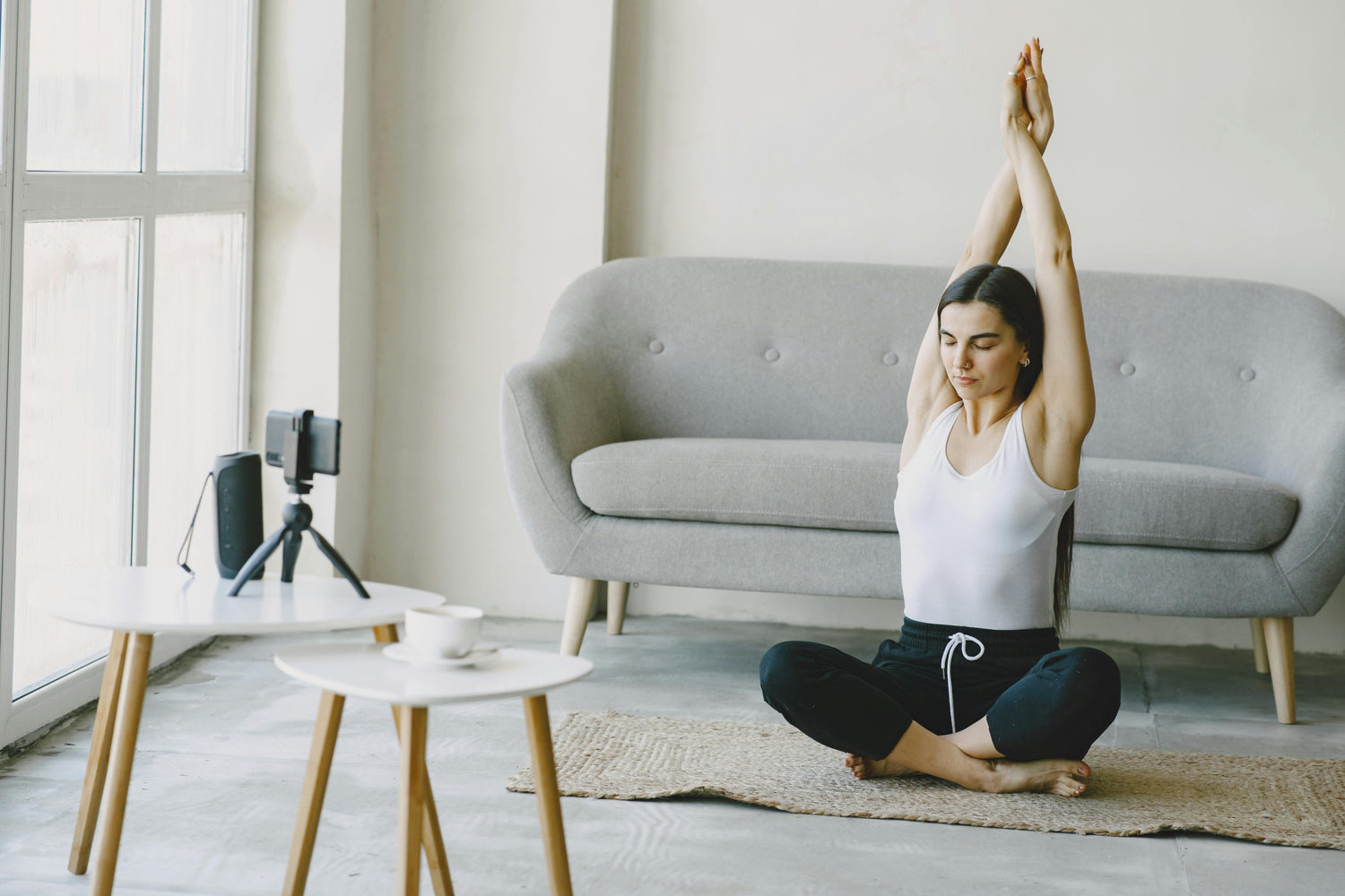 List of Famous Health Influencers Who Take Resveratrol: The Complete Longevity Guide